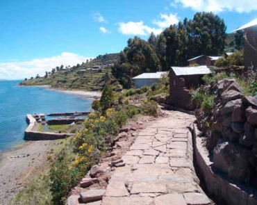 DESARROLLO DEL TURISMO VIVENCIAL Y RURAL EN LA PENÍNSULA LACUSTRE DE CAPACHICA.